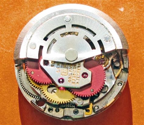 montaggio perno massa oscillante rolex 2030|Rolex caliber 2030 movement – specifications and photo.